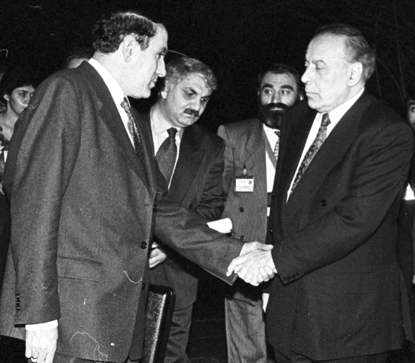 Левон Тер-Петросян и Гейдар Алиев. Этапы карабахского конфликта и попытки урегулирования