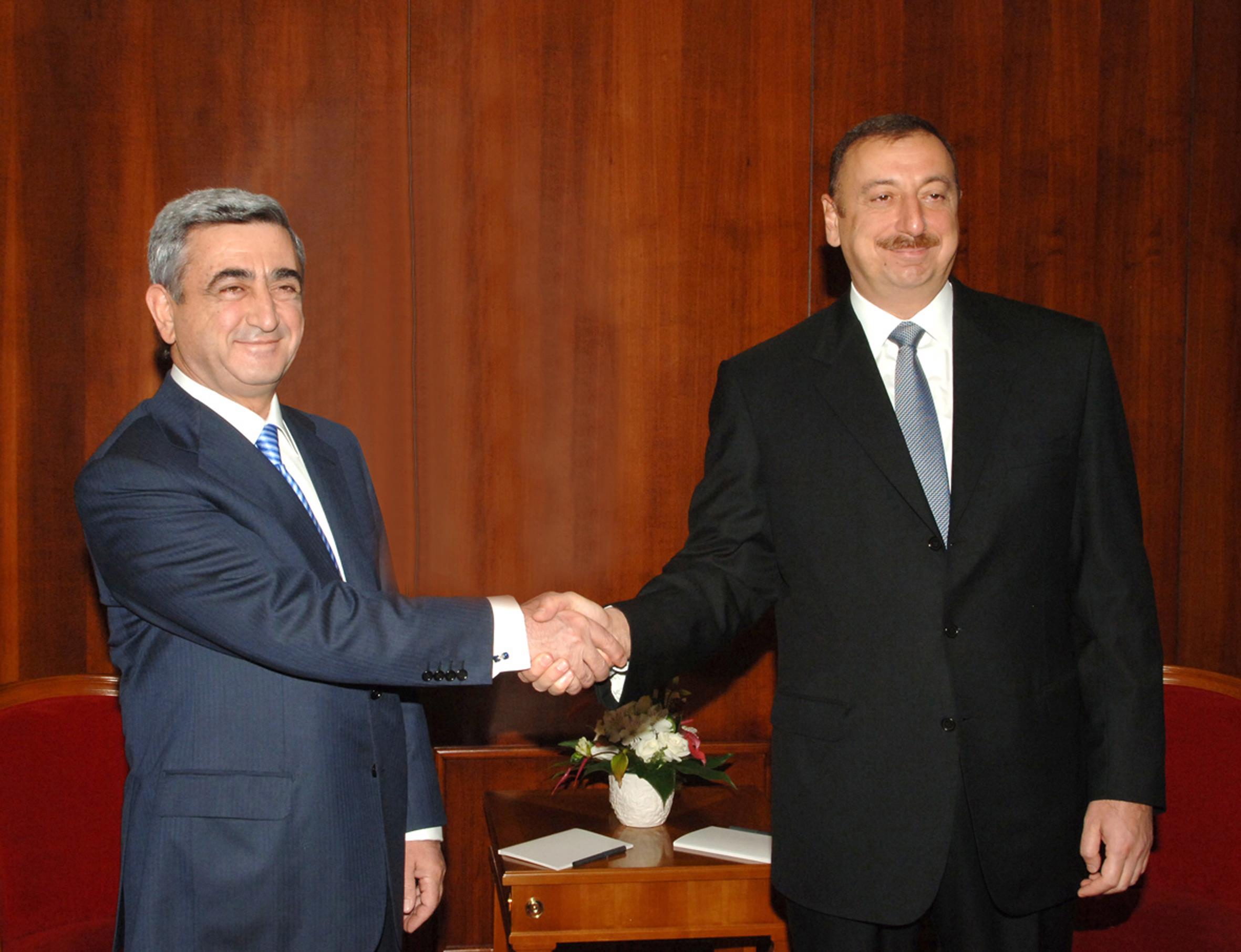 Серж Саргсян и Ильхам Алиев. Этапы карабахского конфликта и попытки урегулирования