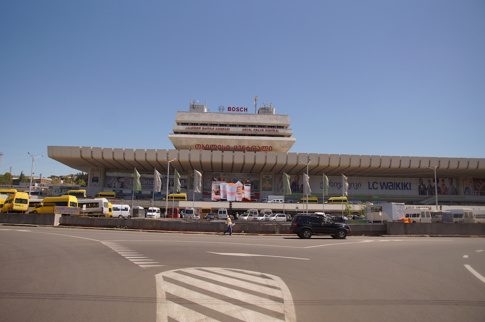 Железнодорожный вокзал в Тбилиси, 2016 год. Железная дорога Москва-Сухум/и-Тбилиси-Ереван