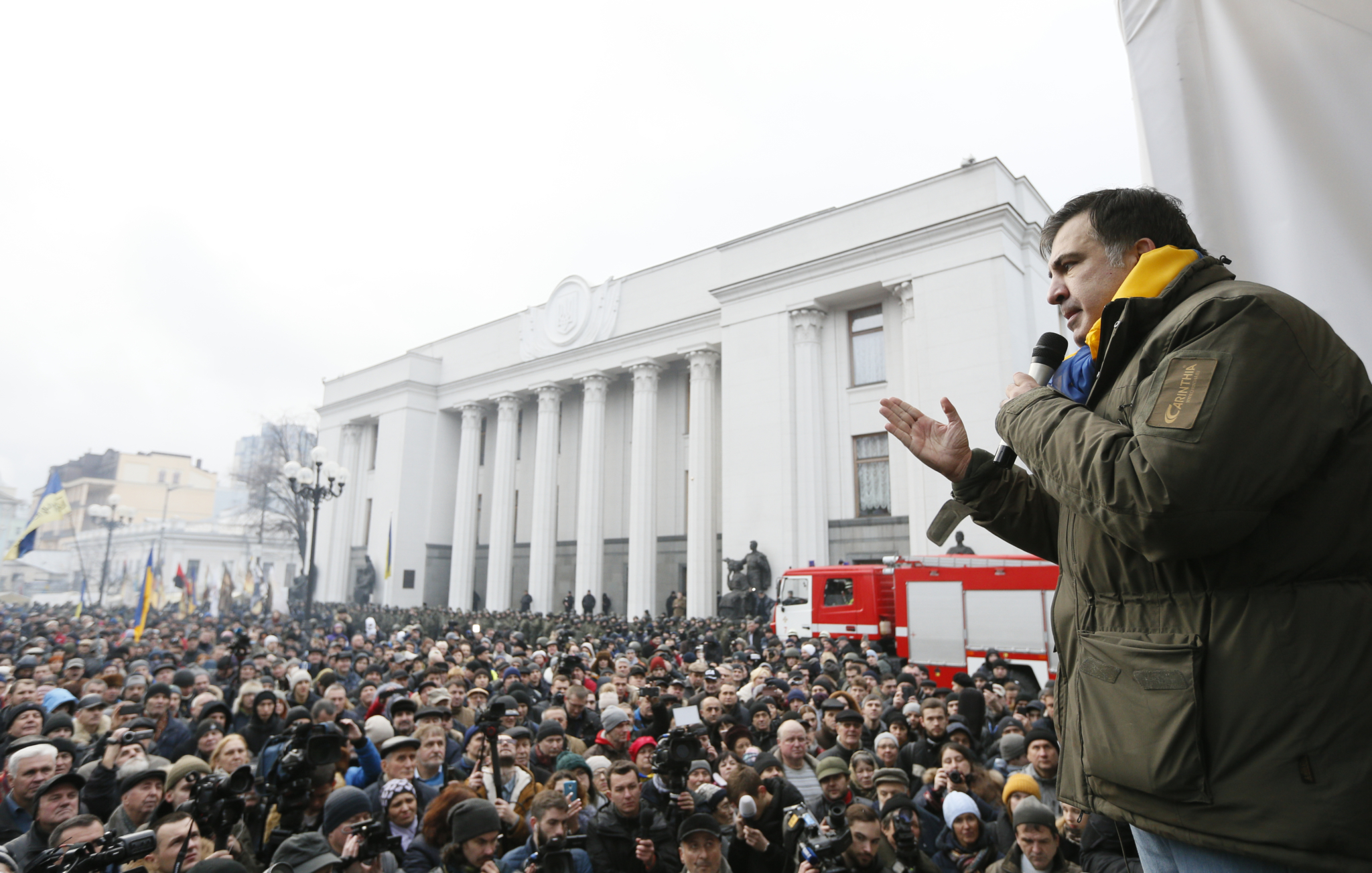 Третий президент Грузии и лидер украинского движения "Рух новых сил" Михаил Саакашвили был арестован сегодня утром после обыска в его квартире. 