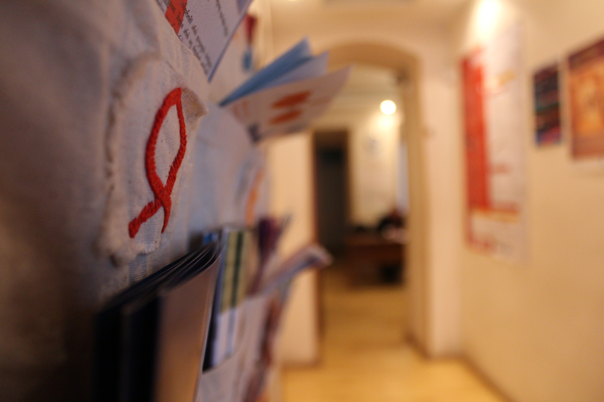 Каждый день сервис-центры принимают множество ВИЧ-инфицированных. Фото Нино Меманишвили, JAMnews
