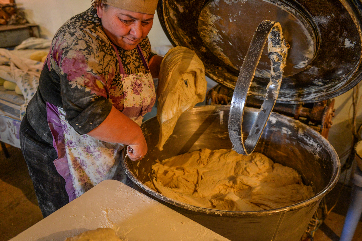 Лезгинский "солнечный" хлеб в Азербайджане