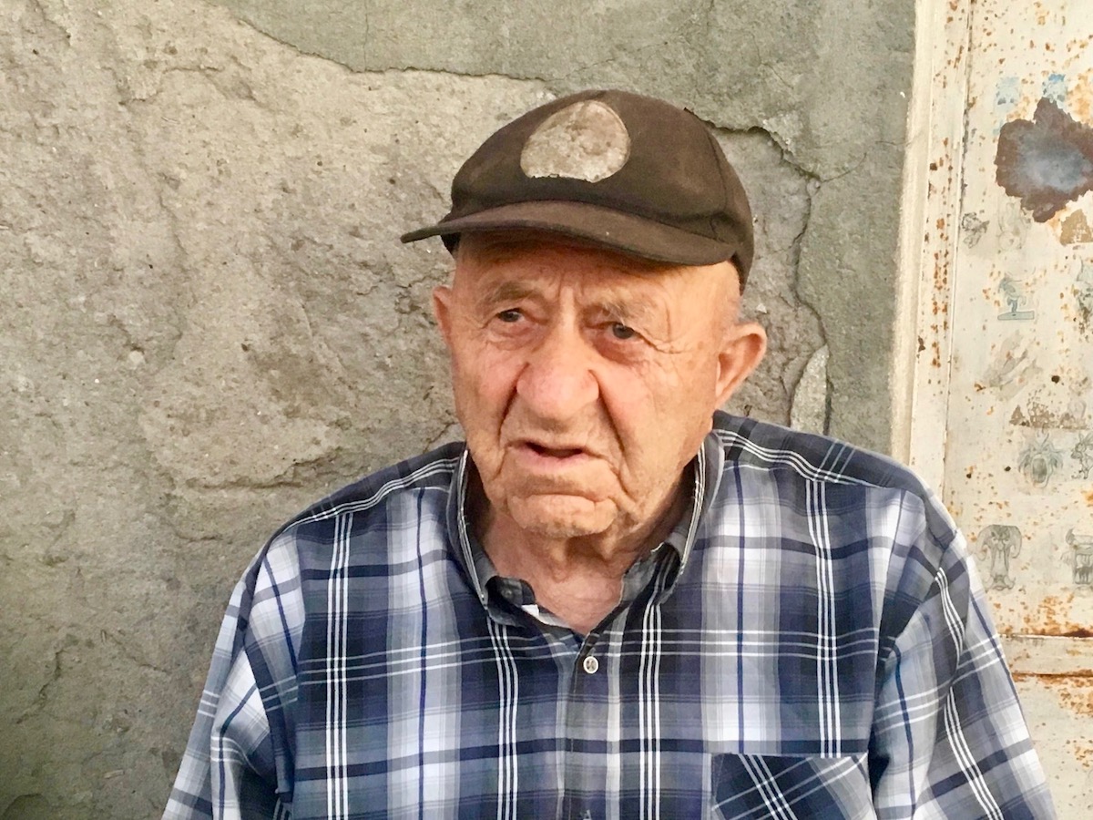92-летний Сардион Гугутишвили, Гугутианткари