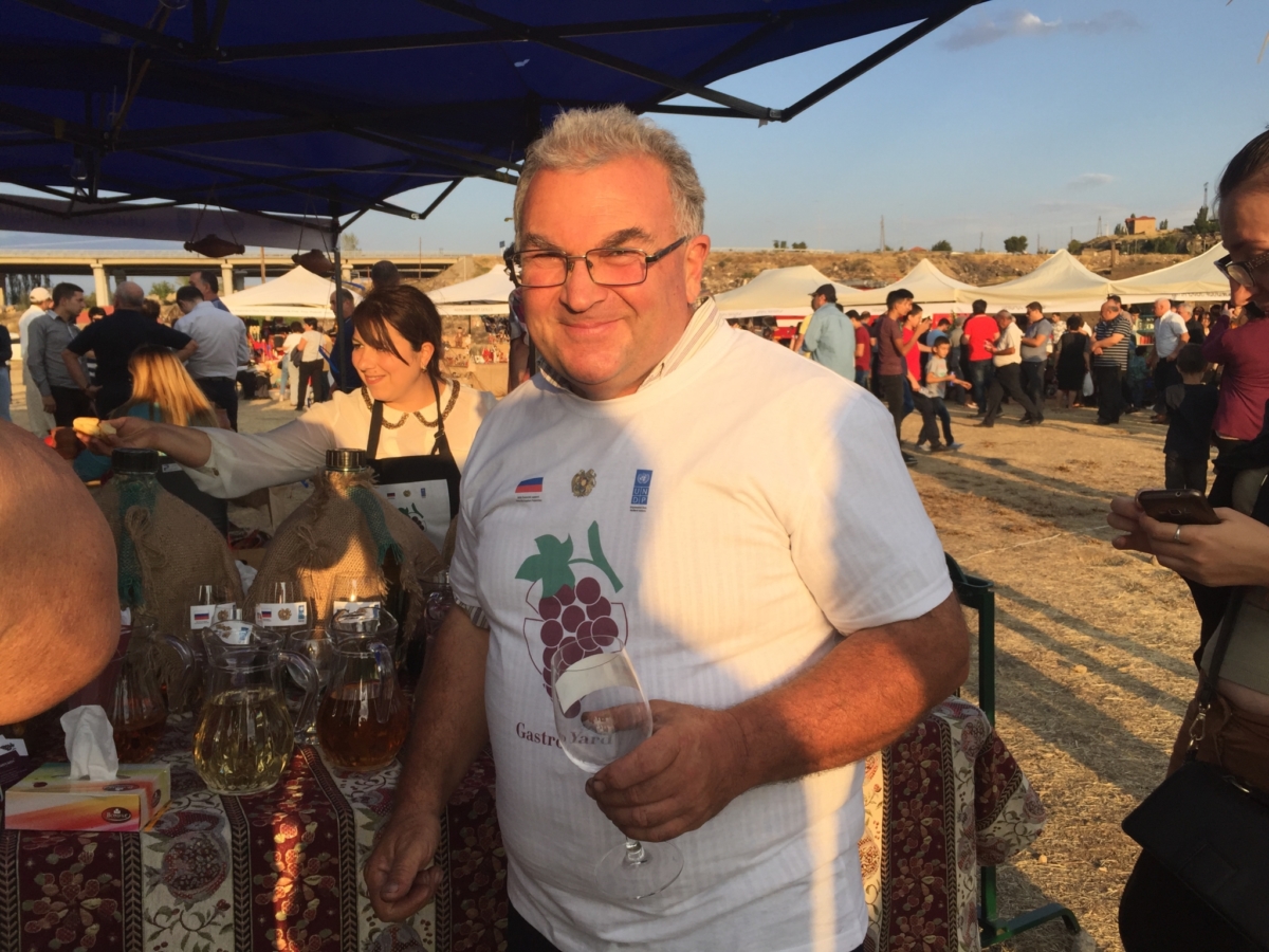 Винодел с 30-летним опытом Арцрун Мнацаканян живет в селе Бюракан. Армянские вина и производители