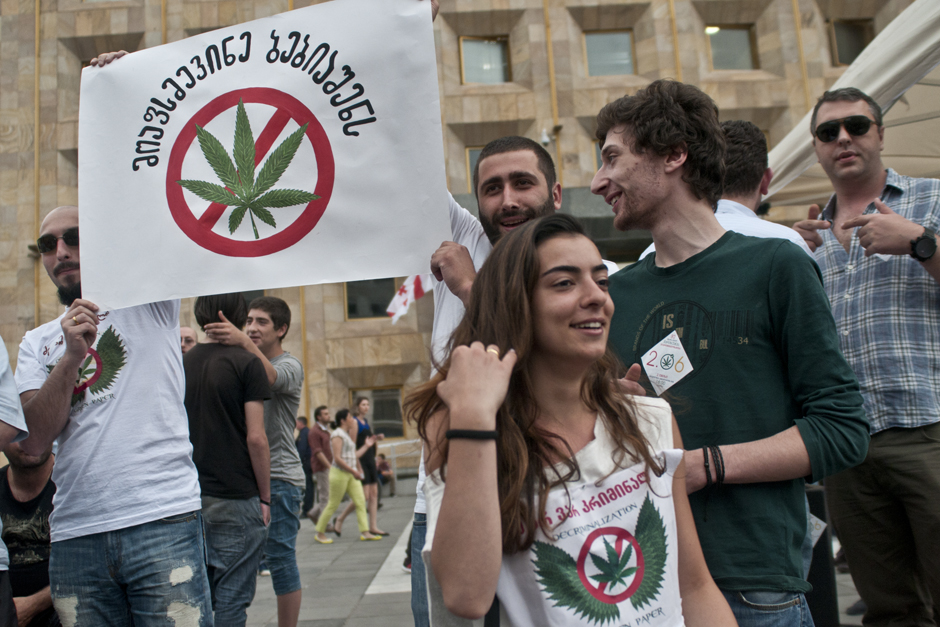 В грузии легализована марихуана конопля и лето