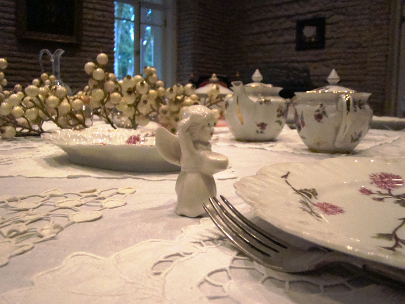 Crockery-photo-www.tsinandali.com_