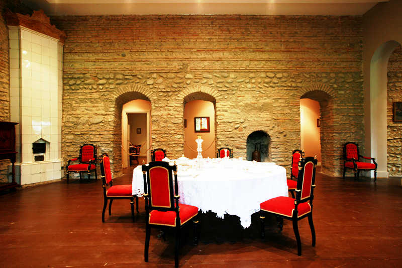 Dining-Room-photo-www.tsinandali.com_