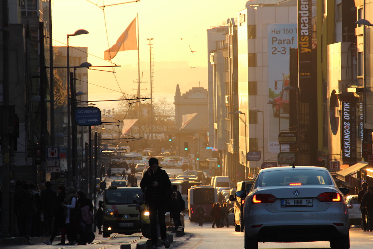 A walk with a camera in Istanbul. Photo JAMnews/David Pipia