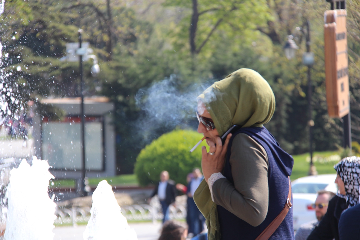 A walk with a camera in Istanbul. Photo JAMnews/David Pipia