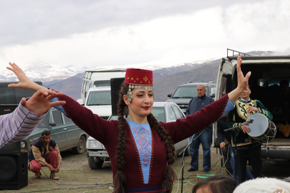 The Armenian village of Gumburdo in Georgia [Kumurdo, in Georgian] located in the Akhalkalaki district of Samtskhe-Javakheti, they observe an ancient tradition. Not only is Easter Day celebrated on this day, but also the next two Sundays.