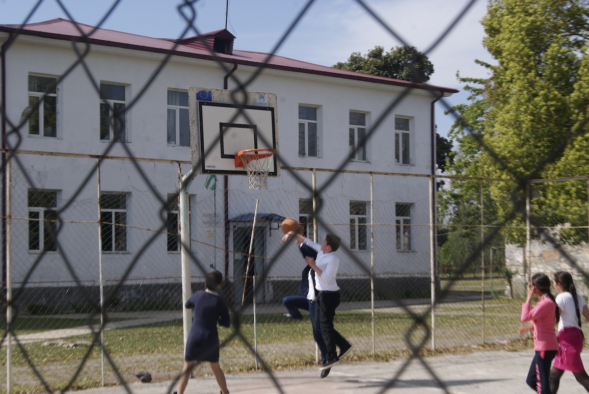 The number of crossing points on the Georgian-Abkhazian border were cut down 