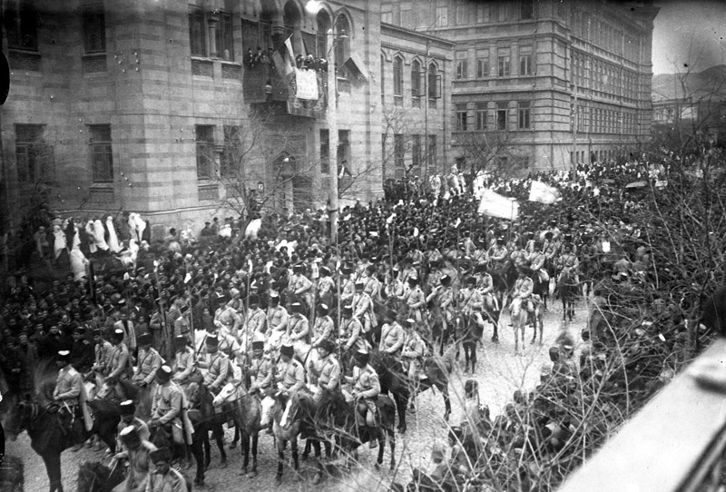 A military parade in honor of the first anniversary of the Azerbaijan Republic. Photo from the National Archive of Azerbaijan.