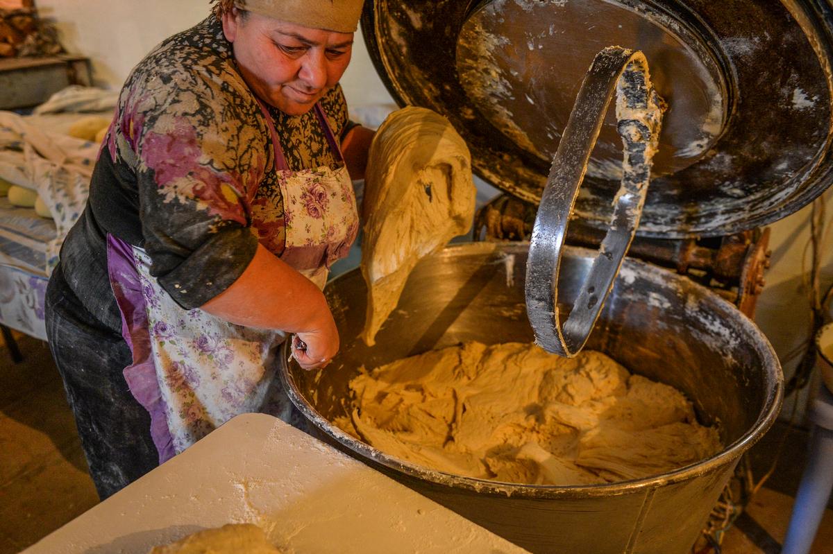 Lezgin ‘sun’ bread in Azerbaijan