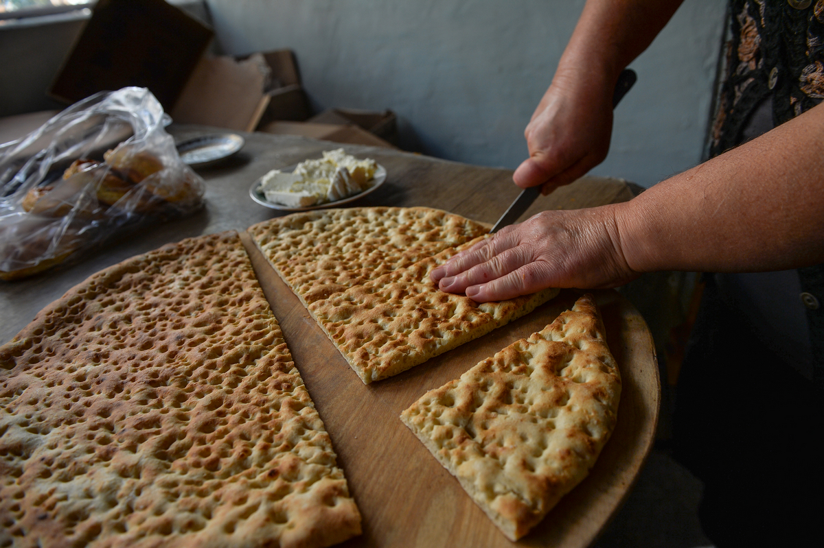 Lezgin ‘sun’ bread in Azerbaijan