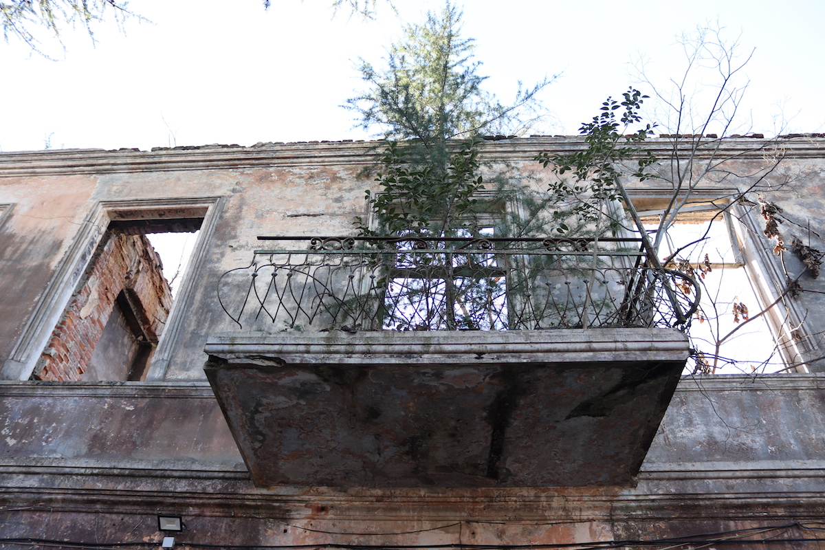 Georgians from Abkhazia and their apartments