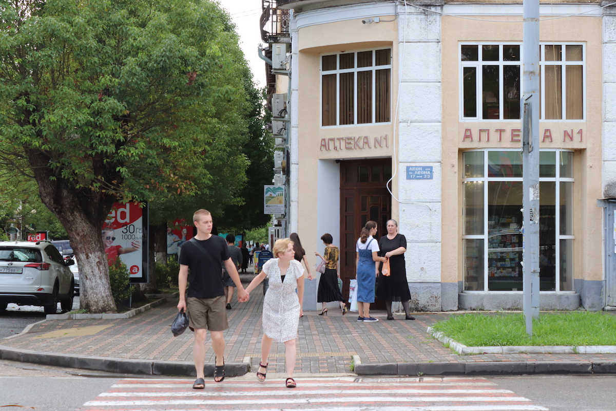 Georgians from Abkhazia and their apartments