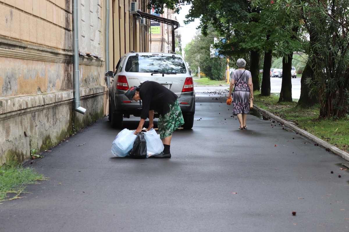 Georgians from Abkhazia and their apartments