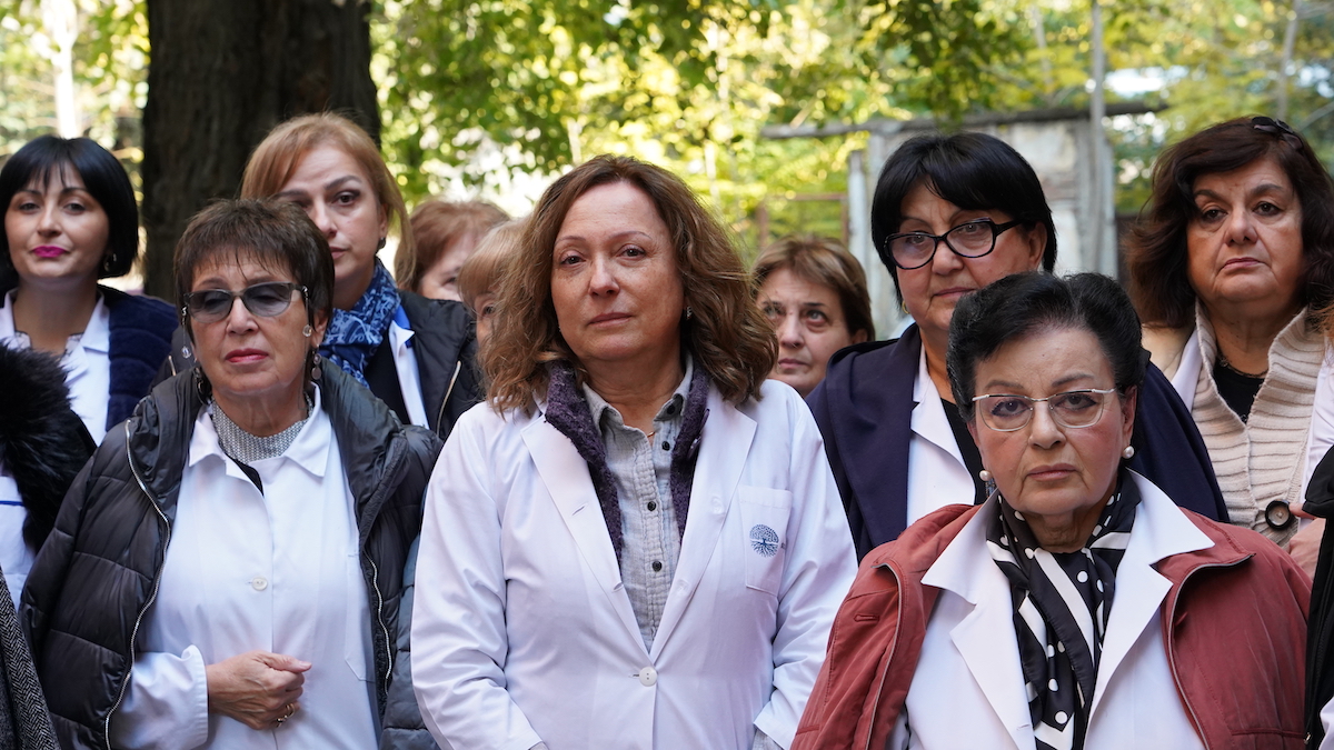 Tbilisi doctors rally in support of colleague detained in Tskhinvali. Freedom for doctor Vazha