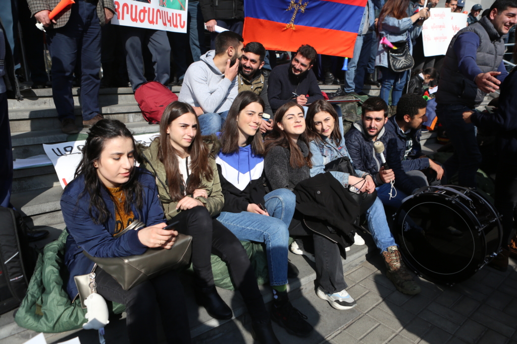 Armenian language, Armenian literature, Armenian history, Minister of Education, Araik Harutyunyan, optional subjects, optional subjects, strike, teachers, student, YSU, protest rally, faculty of philology, sit-down strike, dashnaks