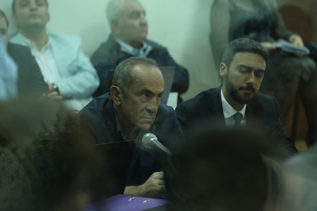 məhkəmə, Robert Koçaryan, 1 mart işi, konstitusiya quruluşunun devrilməsi, toxunulmazlıq, Konstitusiya Məhkəməsi, həbsxana, həbs