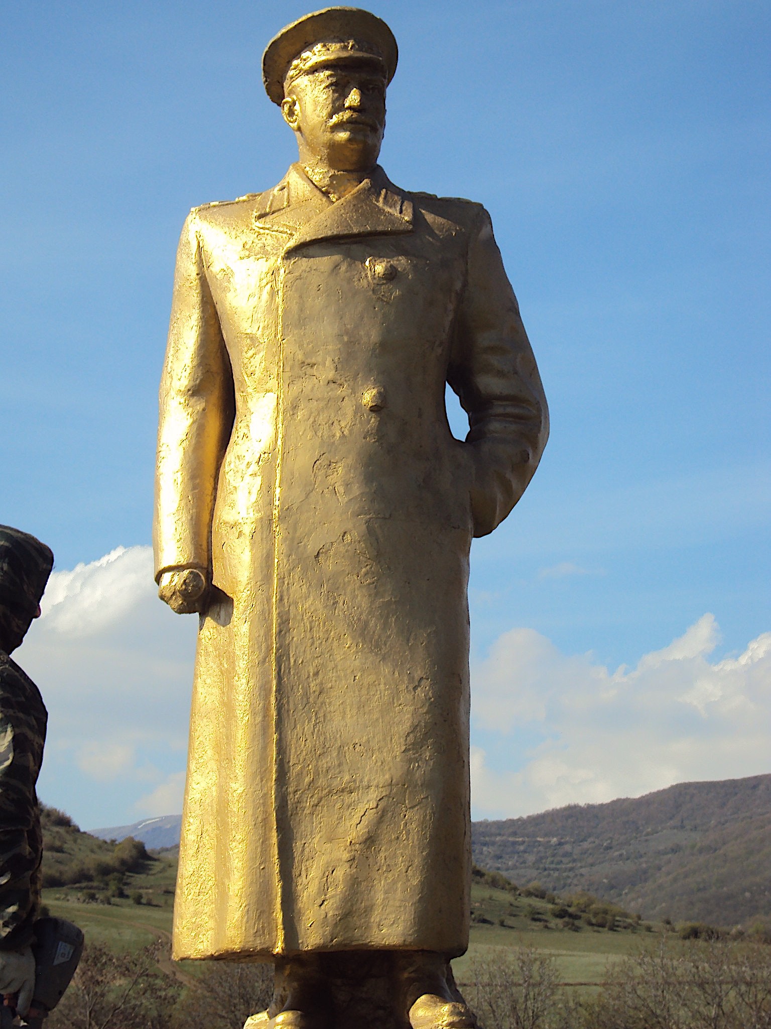 Сталин памятник. Иосиф Сталин памятник. Памятник Сталина в России. Памятник Иосифу Сталину в России. Золотая статуя Сталина.