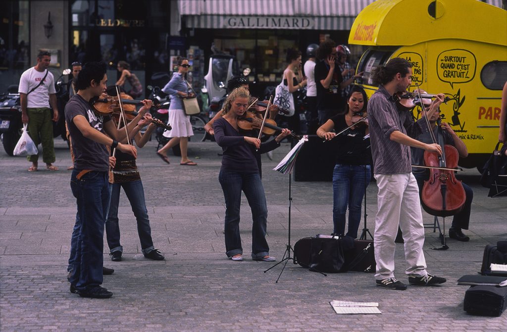 Armenia, cancellation of restrictions on movement, people on the streets, cafes, parks,