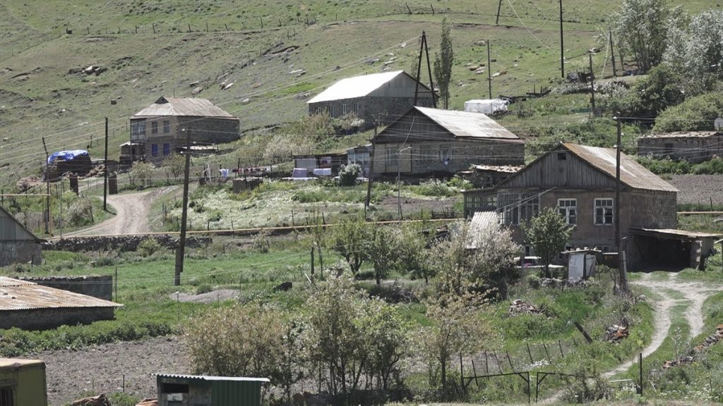 agro-revolution in the villages of Armenia, Drahtik, Semenovka, dream village Drahtik, new Semenovka, Kalavan, Gegharkunik region, Robert Ghukasyan, Prime Minister Nikol Pashinyan, Mais Margaryan, agritourism, hiking, Lake Sevan,