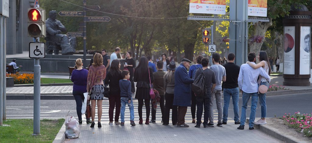 yeni hökumət, əvvəlki hakimiyyət, Ermənistanın keçmiş prezidentinin kürəkəni, video-ifşa, hazırkı baş nazirin qaynı, Anna Hakopyanın qardaşı, Qraçya Hakopyan, Mikael Minasyan