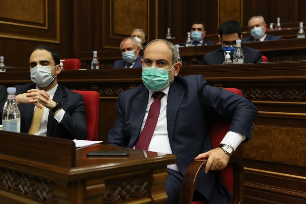 Ermənistan, qalmaqal, Dağlıq Qarabağ ətrafındakı rayonların satın alınması, DQ ətrafəndakı rayonlara görə 5 milyard dollar, Azərbaycan, baş nazir, Nikol Paşinyan, İlham Əliyevin təklifi, eks-prezident, Serj Sarqsyan, Artur Vanetsyan, MTX rəhbəri, Vatikandakı keçmiş səfir, Ermənistanın eks-prezidenti Serj Sarqsyanın kürəkəni, Mikael Minasyan,