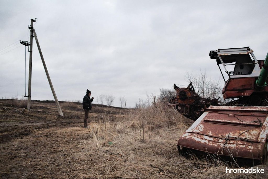 Vladimir Alekseevich shows hromadske journalists what is left of the village of Novoaleksandrovka
Photo: Max Levin / hromadske