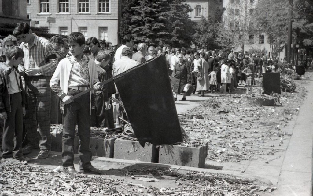 В ночь на 9 апреля 1989 года на проспекте Руставели погиб 21 человек. Сотни отравились или получили ранения и травмы.