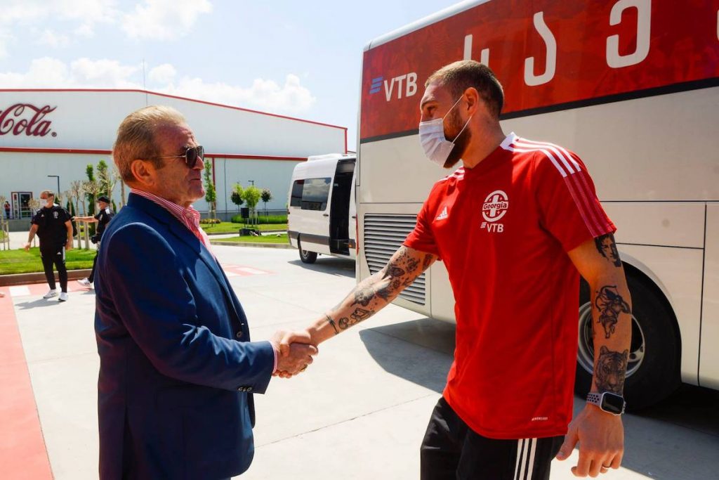 Temur Chkonia and the captain of the team Guram Kashia