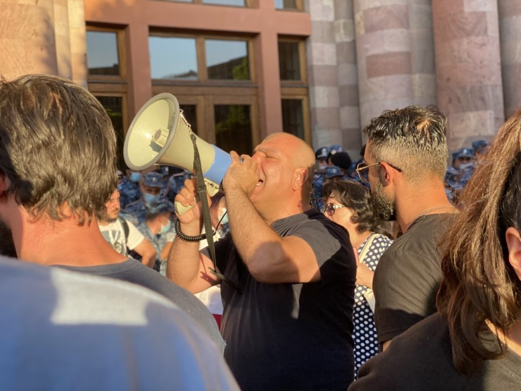In the Republic Square in front of the government building, the passions did not subside for several days. people demanded not to sign any agreements with Azerbaijan. Photo: Ani Minasyan