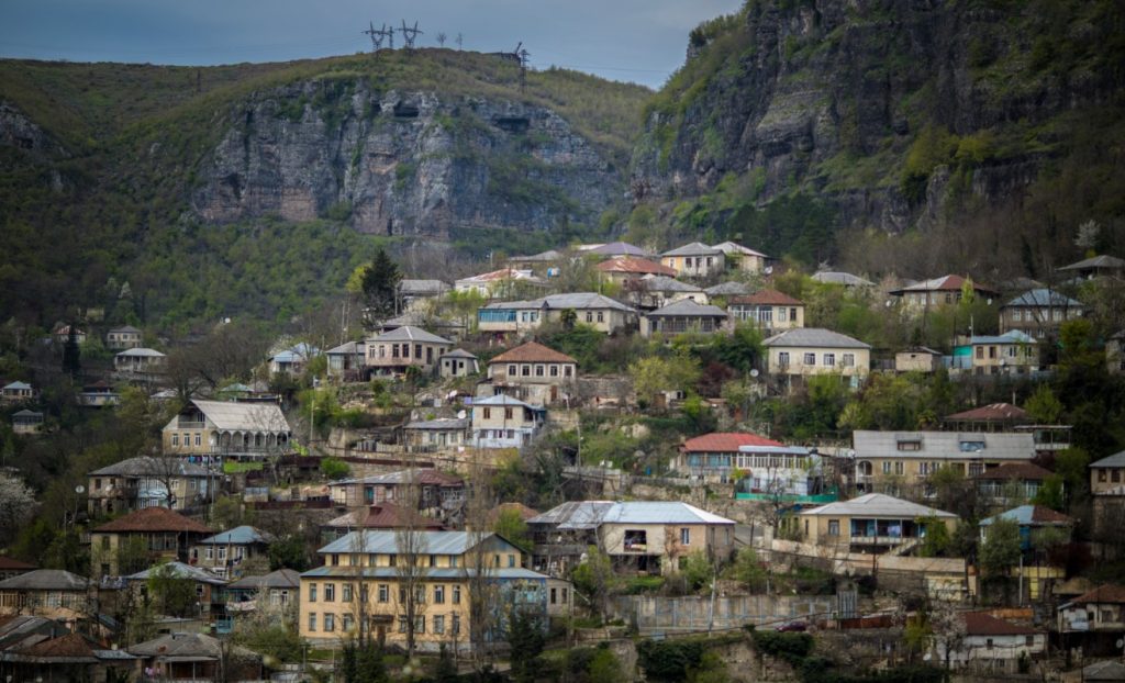 Gürcüstanın Çiatura şəhərində mədənlər və dağıntılar

