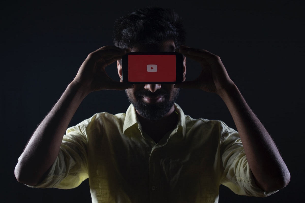 Քաղաքական թեմաներ լուսաբանող YouTube ալիքները