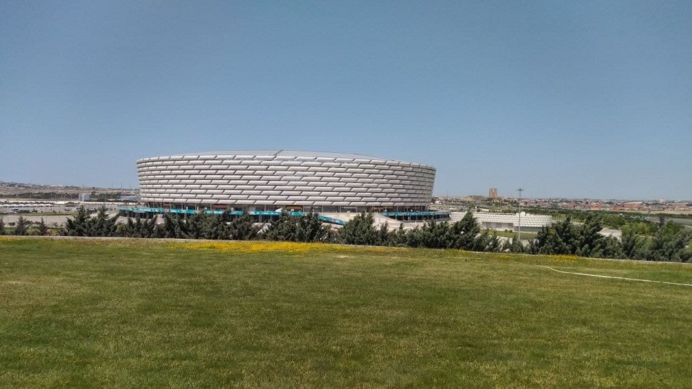 Baku fell ill with football - Photo report