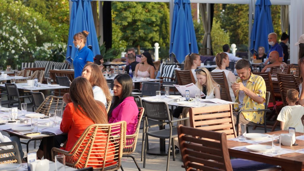 Batumidə restoran, Gürcüstan. İyun 2021-ci il. Foto: David Pipia, JAMnews