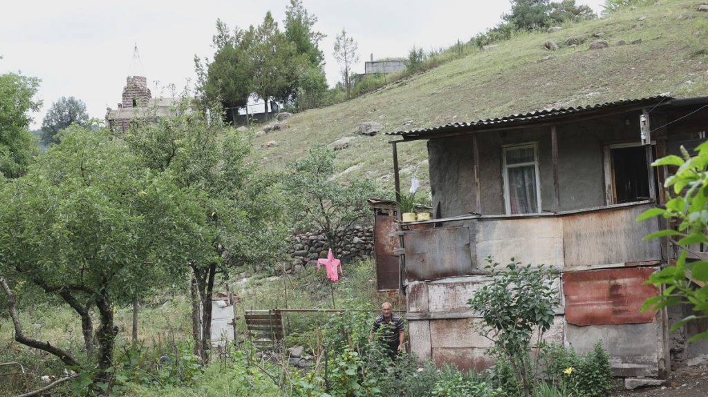 Living with a rural family in a small village in Armenia 🇦🇲 