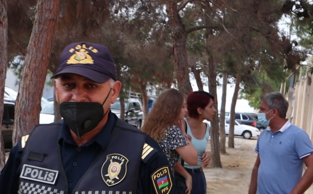 В Баку избиты участницы акции протеста