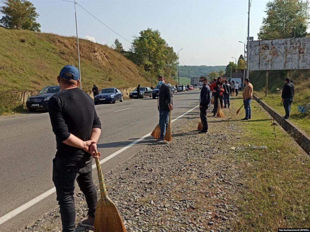 Supporters of Mikhaïl Saakashvili protest in Tbilisi