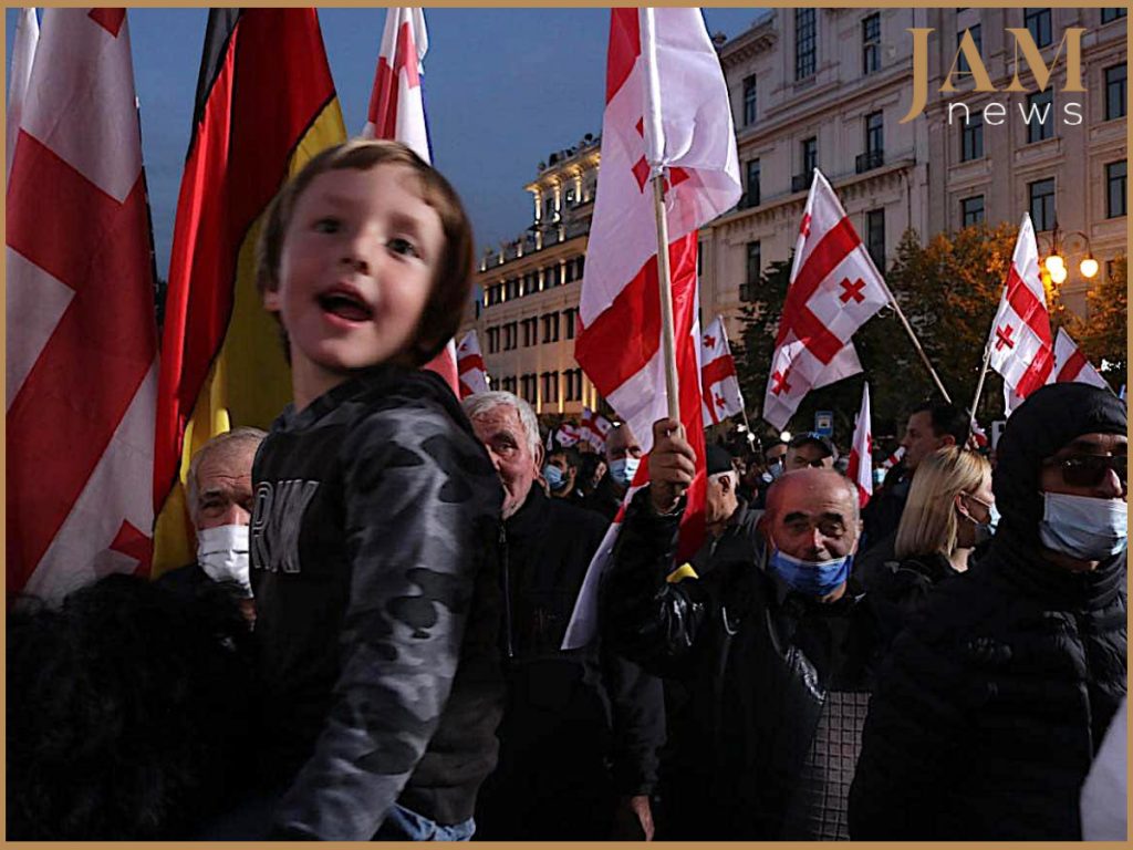Митинг в Тбилиси за освобождение Саакашвили& Фото: JAMnews/Башир Китачаев