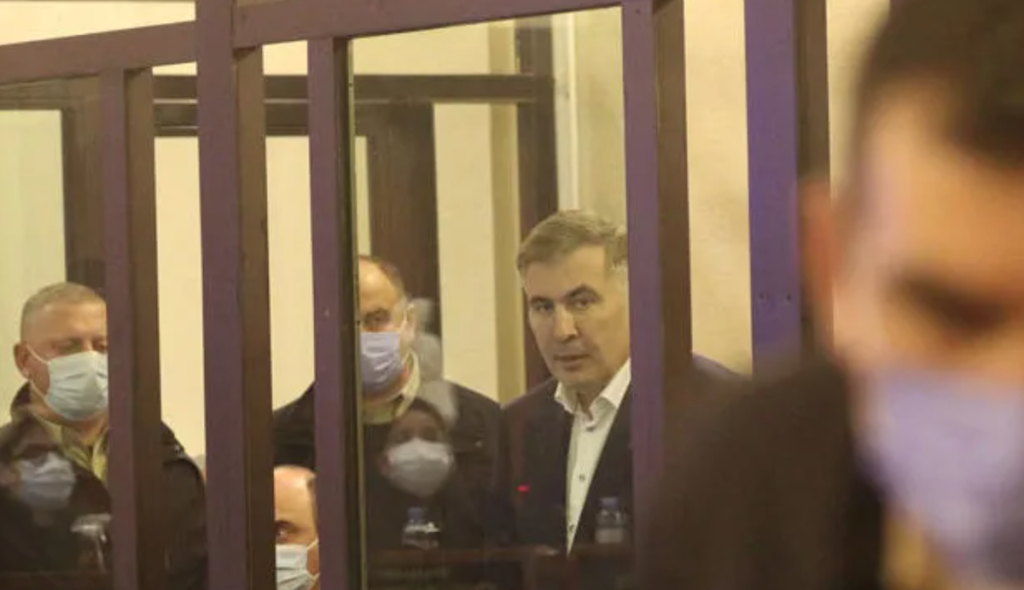 Михаил Саакашвили.  Фото из зала суда. Михаил Саакашвили на суде