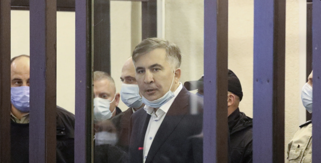 Михаил Саакашвили на суде. Фото: REUTERS. Суд Михаила Саакашвили дело пиджаков
