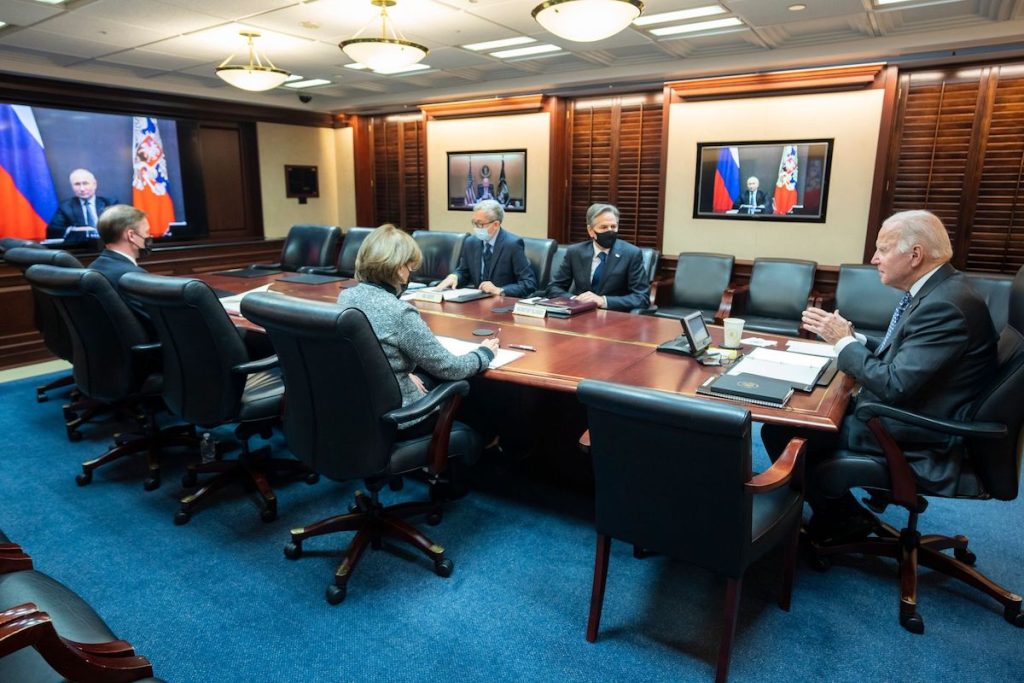 Բայդենի և Պուտինի բանակցություններն Ուկրաինայի շուրջ
Ջո Բայդենի և Վլադիմիր Պուտինի տեսահանդիպումը, 2021 թ-ի դեկտեմբերի  7։ Լուսանկարը՝ The White House / Twitter