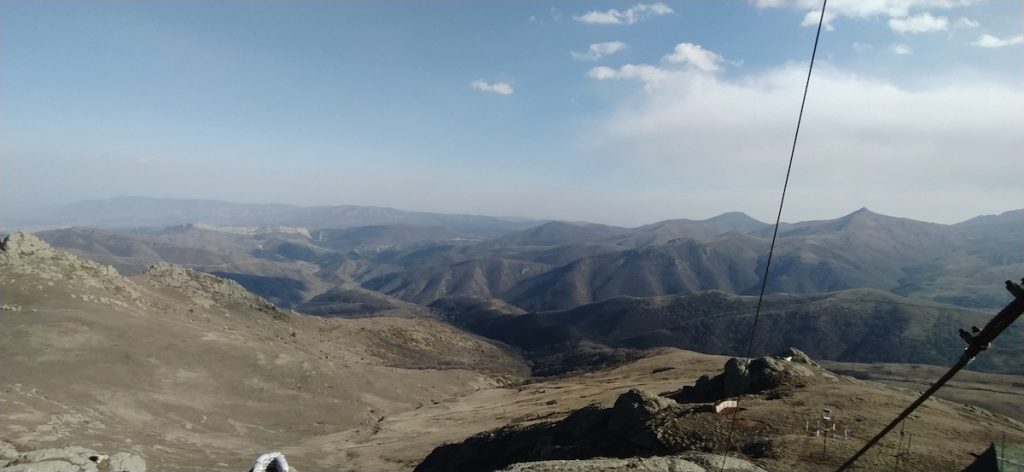 Панорама карабахских гор. Фото из архива Марата Григоряна. Армяне и азербайджанцы в Карабахе после войны