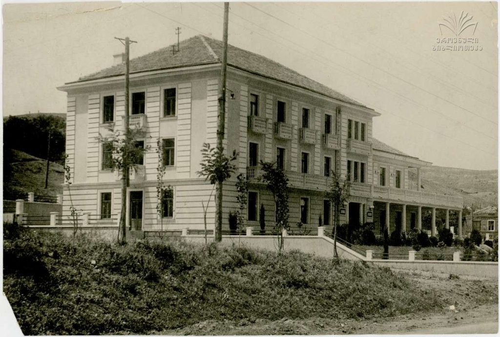 ბაქტერიოფაგების ინსტიტუტი , ადმინისტრაციული შენობა 1939 წელს. ფოტო: საქართველოს  პარლამენტის ეროვნული ბიბლიოთეკა
