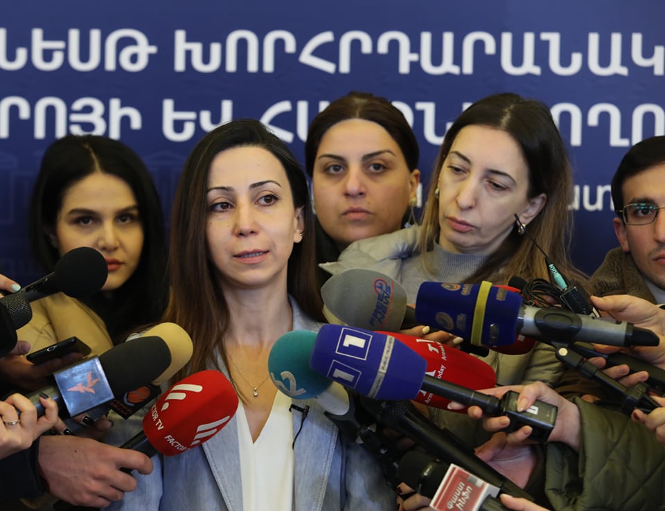 Mariya Karapetyan. Azərbaycanlı deputatların gəlişi