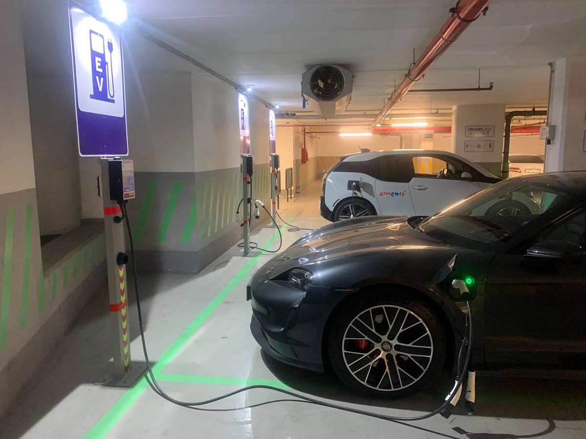 Charging station for electric vehicles in Yerevan. Number of electric cars in Armenia