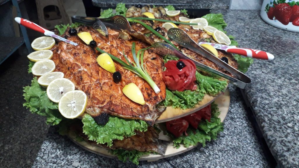 Вкусно поесть в Грузии: ресторан Lurji Talga. Особая еда и атмосфера в старом городе в Тбилиси. Путеводитель для туристов