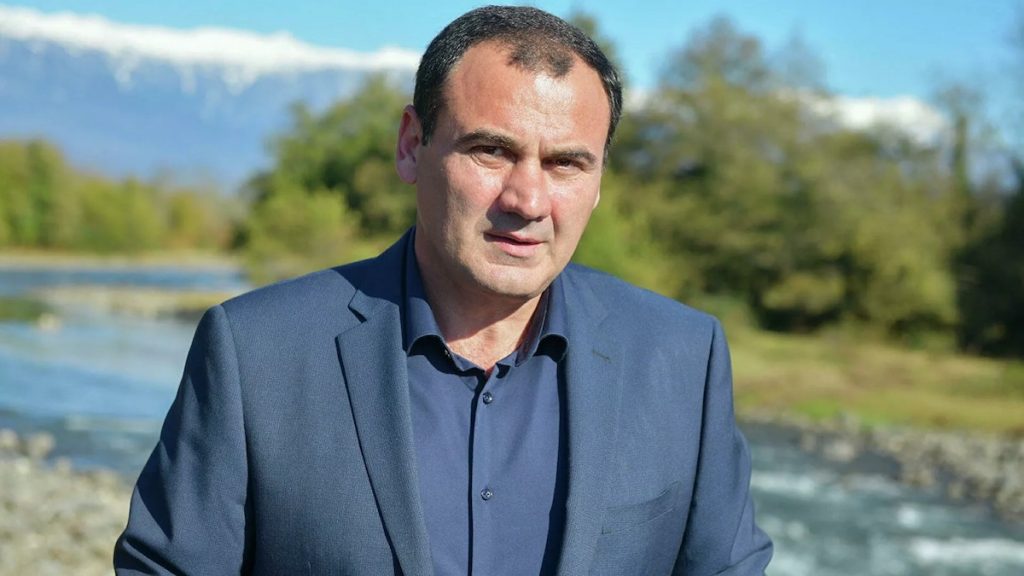 Official who shot at a restaurant in Abkhazia returned to his post